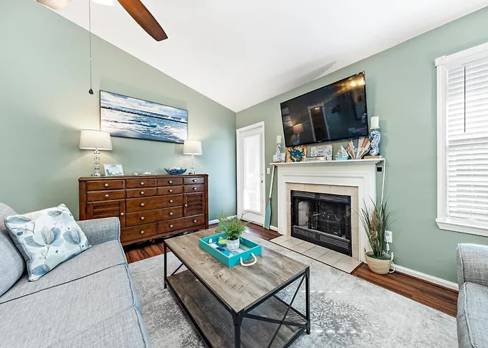 Cozy Budget Friendly Close To The Gulf Shores